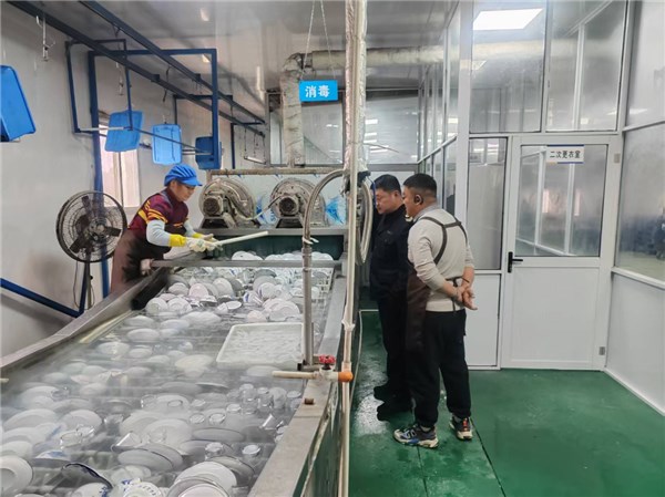 市疾控中心（市衛生監督所）嚴控餐飲具消毒質量，保障市民春節安康